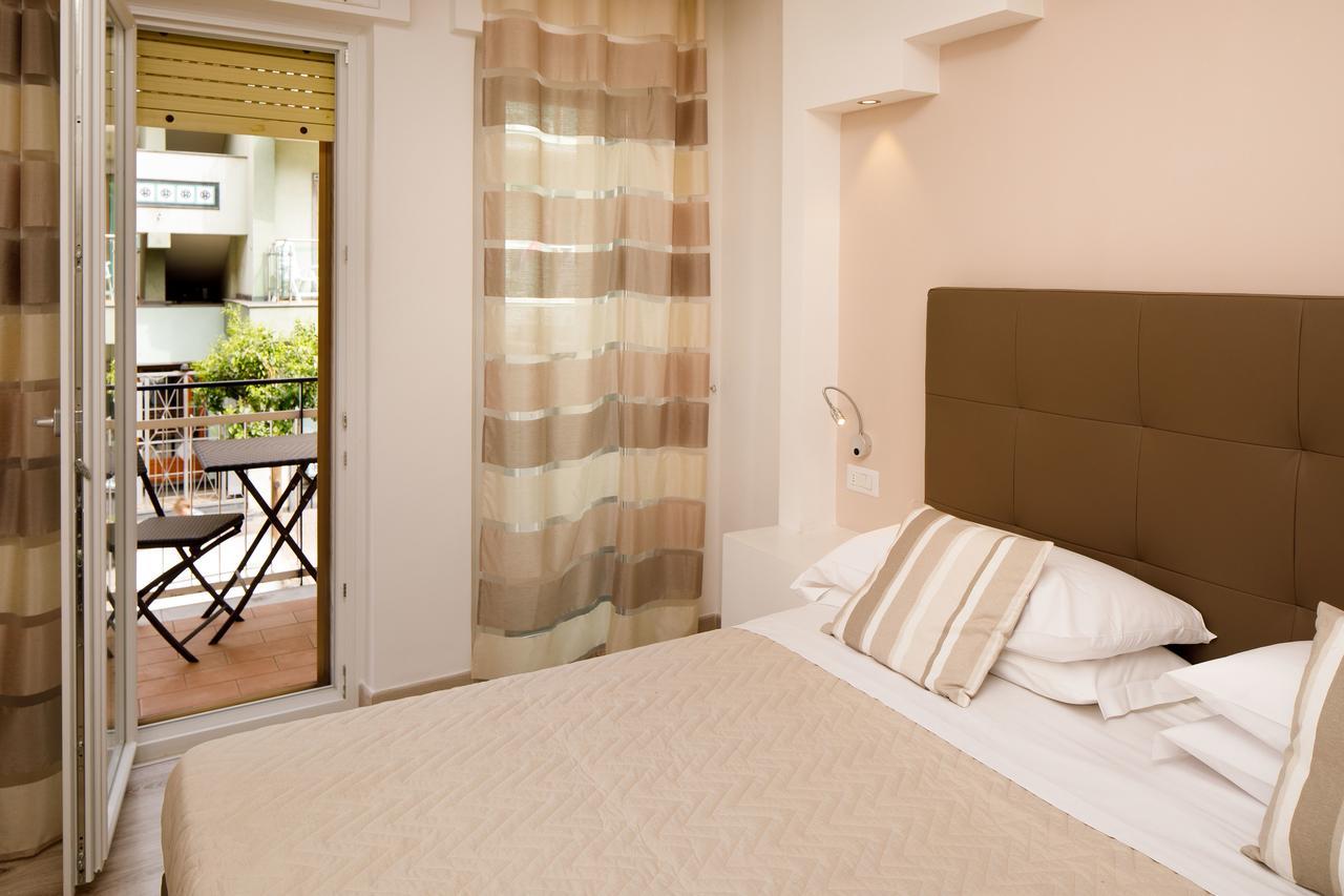 Sorrento Comfort Rooms Con Piscina Exteriör bild