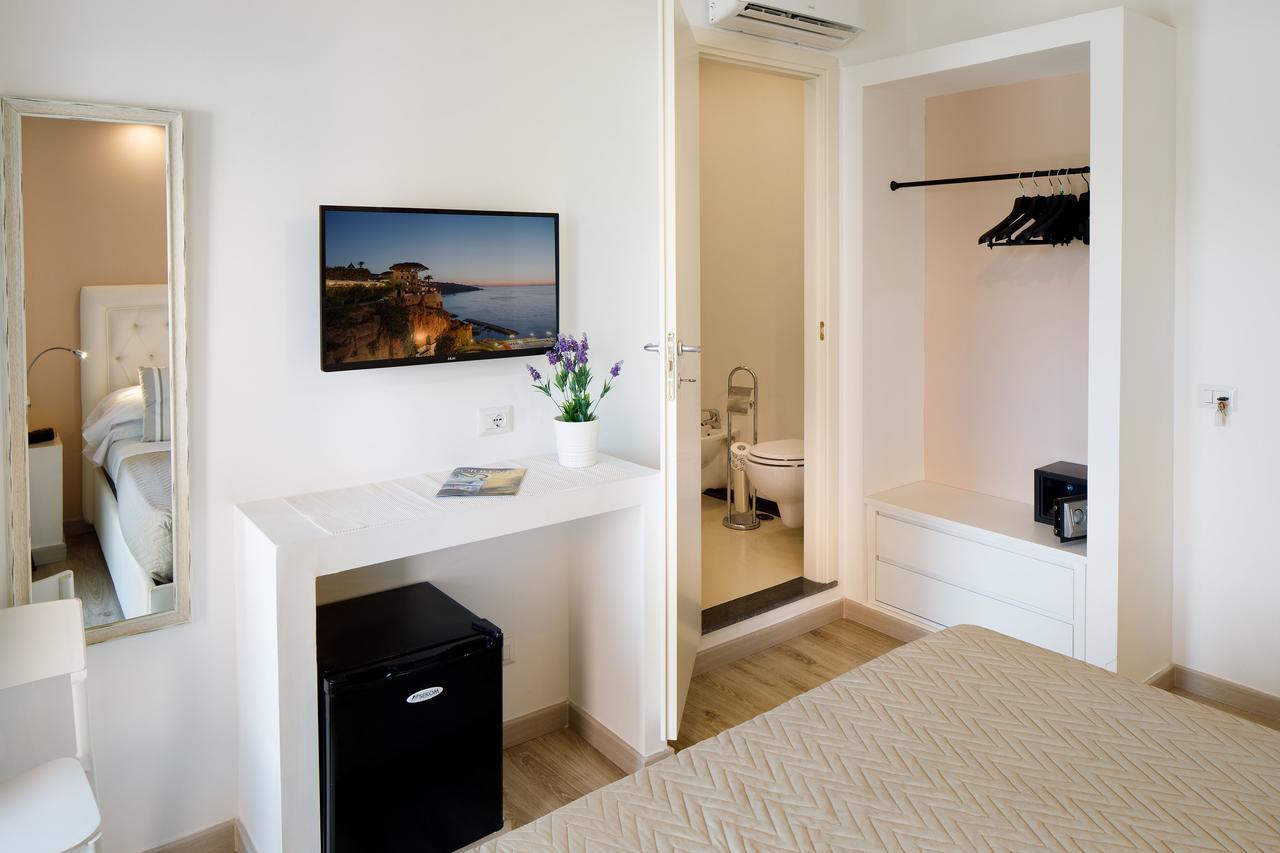 Sorrento Comfort Rooms Con Piscina Exteriör bild